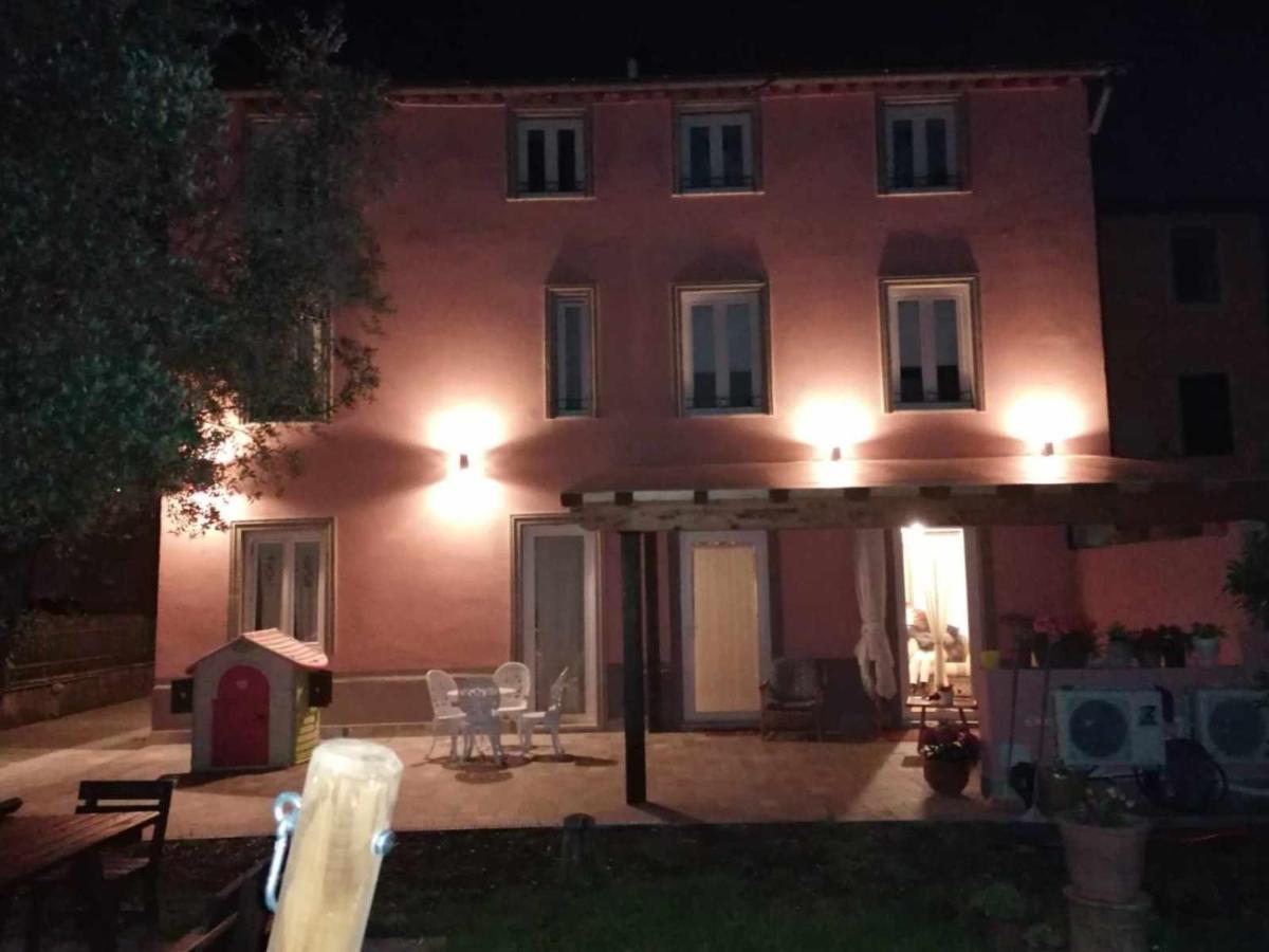 B&B La Rosa Nel Verde Lucca Bagian luar foto